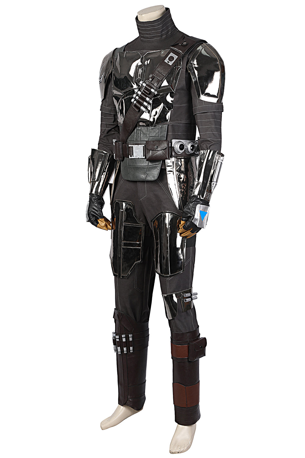 The Mandalorian set with weapon