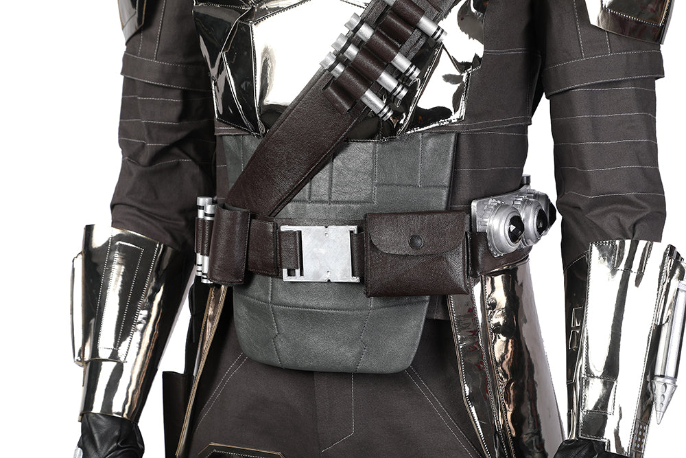 The Mandalorian set with weapon