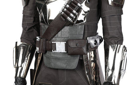 The Mandalorian set with weapon